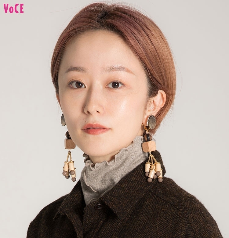【VOCEエディターの1週間メイク着まわし】鏡裕子 DAY6「スキンケア取材はすっぴん寄りのナチュメイク!」