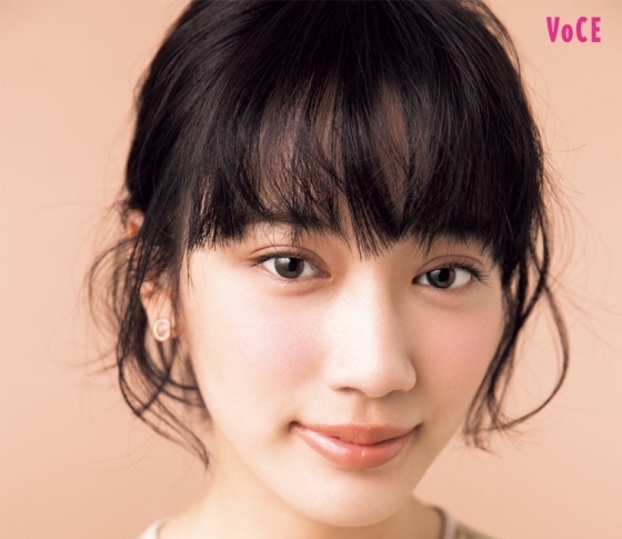 女っぽいおしゃれ唇なら【フェミニンベージュ】イエベさんの肌色も沈まない!