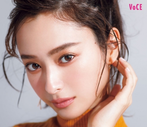 【新ブラウンメイク】イエローブラウンのシャドウでインテリ美女に