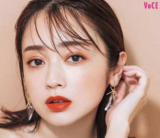 【安達祐実】×【犬木愛】ベスコス受賞のテラコッタ色でワントーンメイク!|CHANEL,SUQQU,NARS,Celvoke