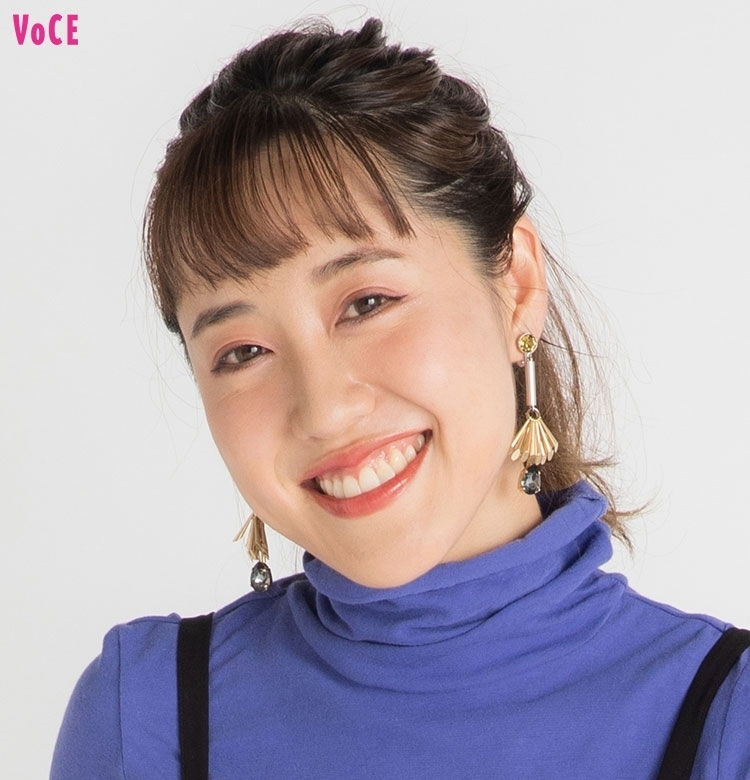 【VOCEエディターの1週間メイク着まわし】河津美咲 DAY6「おしゃれスタイリストさんとの打ち合わせはモードなメイクで!」