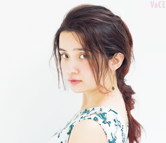ゆるっとねじるだけヘアアレンジ! おしゃれ上級者の風格!波ウェーブツイスト