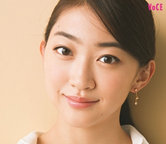 【目元美人になれるアイメイク】オフィスメイクに抜け感を感じさせるには?