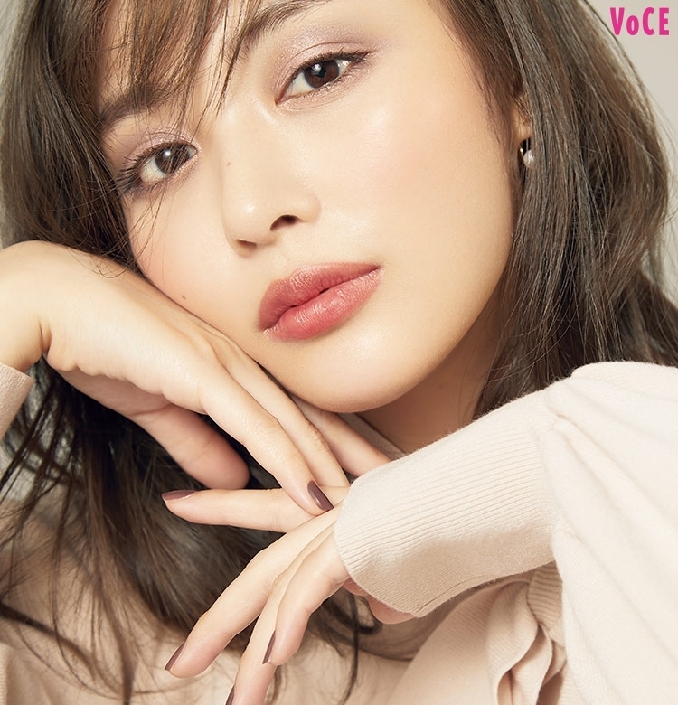 【千吉良恵子×内田理央】ブラウンを今っぽく使って美人に!|グレイッシュブラウンで逆グラデ