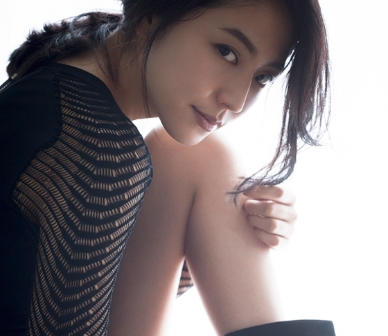 絶対に“イイ女”になれるメイクとは……!?
人気女優&モデルからの指名率NO.1ヘアメイクさんのメイク本が発売!