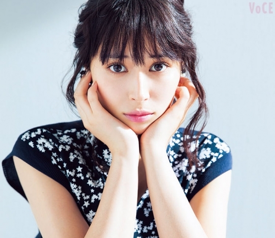 広瀬アリスさんの美習慣♡毎日、三転倒立でむくみ解消!