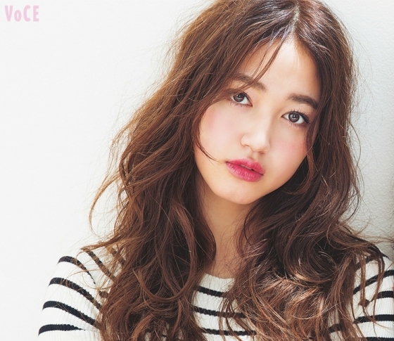 セクシーとヘルシーのいいとこどり!口もとでゆれるリップバングで大人フェミニンに♡