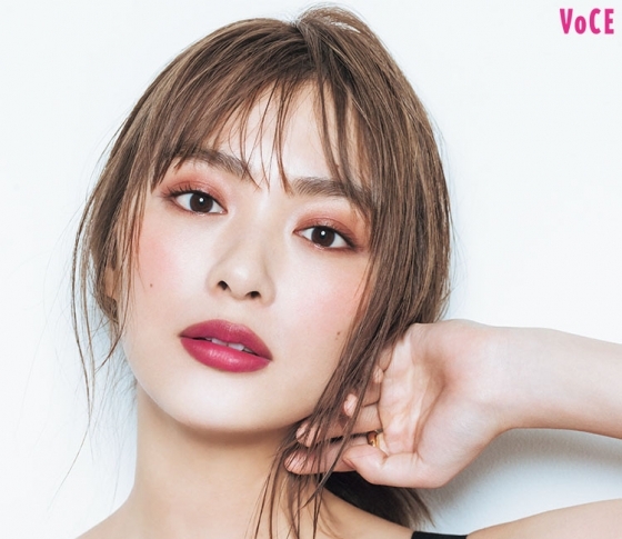 【内田理央】×【林由香里】使うのは…ベスコス受賞コスメだけ! 深みボルドー×はかなげピンクで情熱の夏美女に!