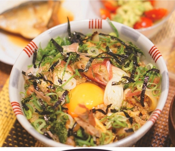 17kg減を達成した美女の「キノコのピリ辛丼」とは?