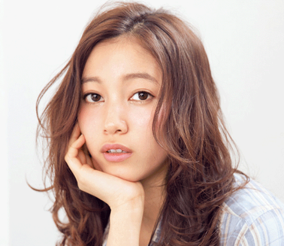 愛され効果絶大!肌色をキレイに見せる最旬ヘアカラー3