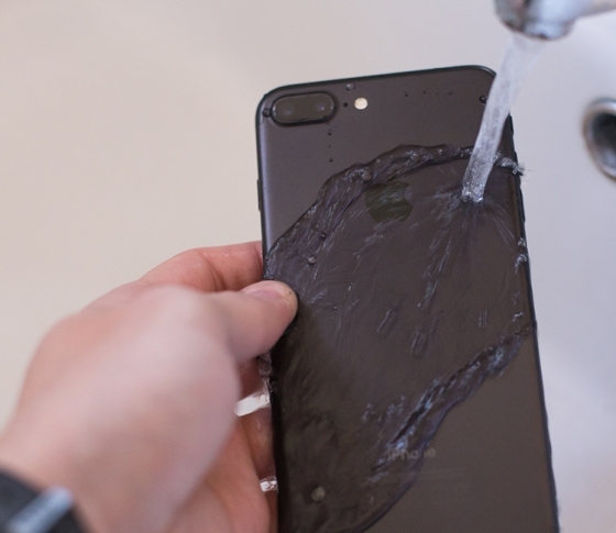 【私がスマホを失った日……】スマホが水没した衝撃の理由