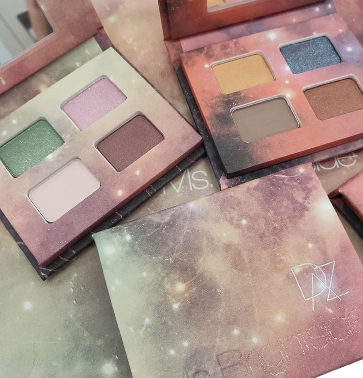 【クリスマスコフレ2019 DAZZSHOP】こだわりが凝縮されたアイパレットとネイルカラーが登場♡