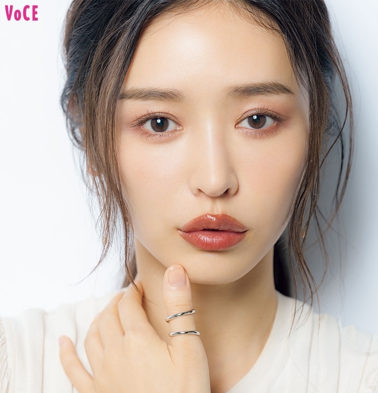 肌の透明感までUPする!ブラウンレッドリップ塗り比べ!|春新色2020