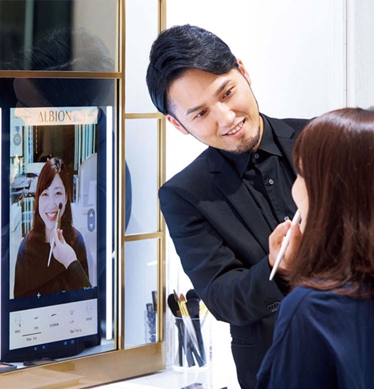 【AI診断、バーチャルメイク、動画撮影】コスメのパーソナル化はデパートにあり
