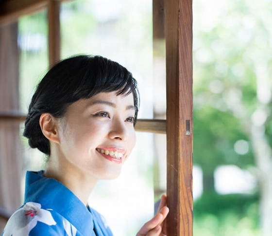 日本人女性に絶対似合う浴衣は……◯◯だった!【河村公美が教える、大人の浴衣の着こなし】