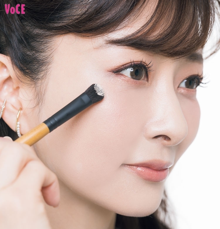 “クマや色ムラ”を自然にカバーするテク【石井美保・トラブル肌を美肌に見せる速攻テク】