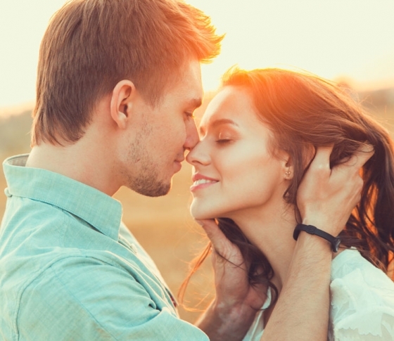 「セックスで綺麗になる」は本当? 定期的にするorしないの違いって?