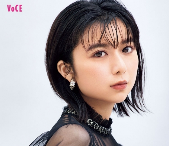 【上白石萌歌】新鮮! 春のブラウンメイク|シャネル、アンプリチュードetc.