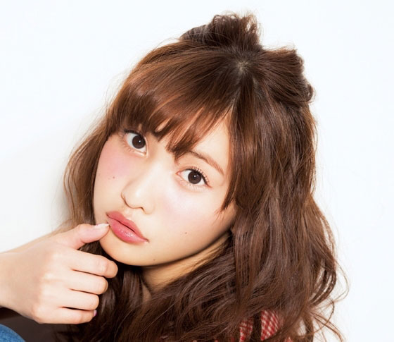 プチプラ大好き佐野ひなこが選ぶ、NO.1プチプラコスメは?