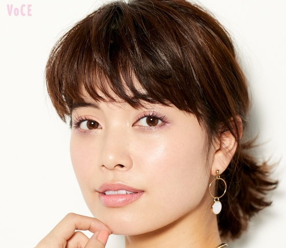 ルナソルの春新色でつくる“レディなパープルメイク”で大人の色気を表現!【PR】
