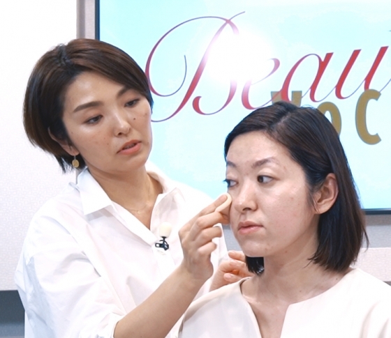 【ヘアメイクさんがアドバイス!】ベストなファンデの使用量、毛穴落ちしない方法etc.