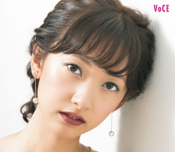 女優の才能も開花!【あわつまい】ボルドーやブラウンレッドの濃いめリップが気分!