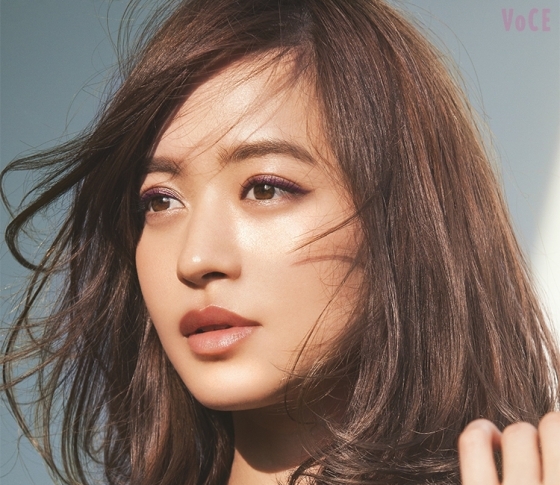 「あえてラインをひかない」ヘアメイク河北裕介さんの目元が主役のメイクルール