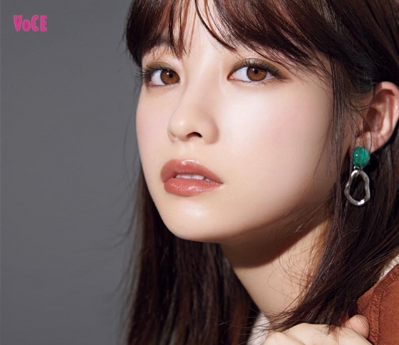 【橋本環奈×河北裕介】トレンドカラーのカーキをおしゃれに見せる攻略法