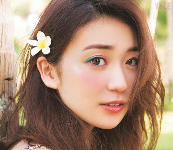 大島優子 バカンスムードを盛り上げる魔法のチーク