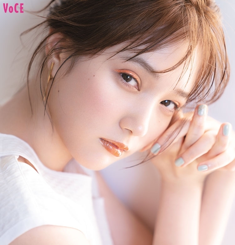 アイライナー&リップがポイント!【本田翼】が纏う真夏のオレンジメイク♡