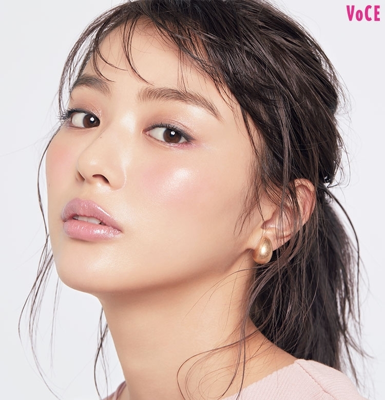 【内田理央さん×犬木愛さん】新感覚の【だーりお】ピンクメイクに釘付け♡