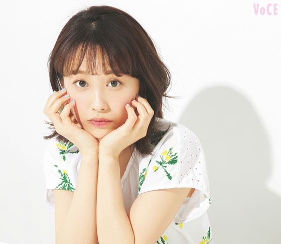 元モー娘。リーダー高橋 愛さんのうぶ肌を生み出すコスメたち♡