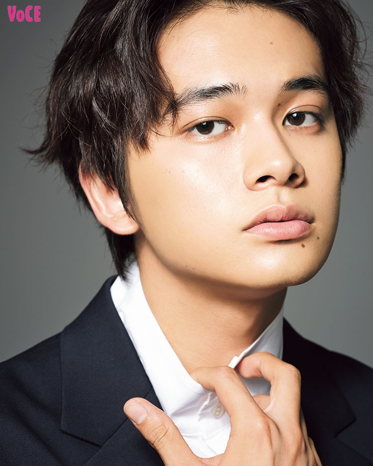 【俳優・北村匠海】の挑戦|メイクの力で! +3歳のダンディに|ビューティニュース|美容メディアVOCE(ヴォーチェ)